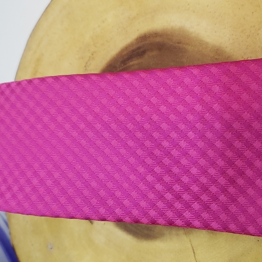 Pink Tie - Picture 2 of 4